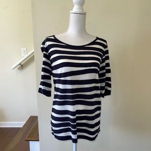 Lafayette 148 New York lightweight sweater/shirt in ink/cloud. Size Medium